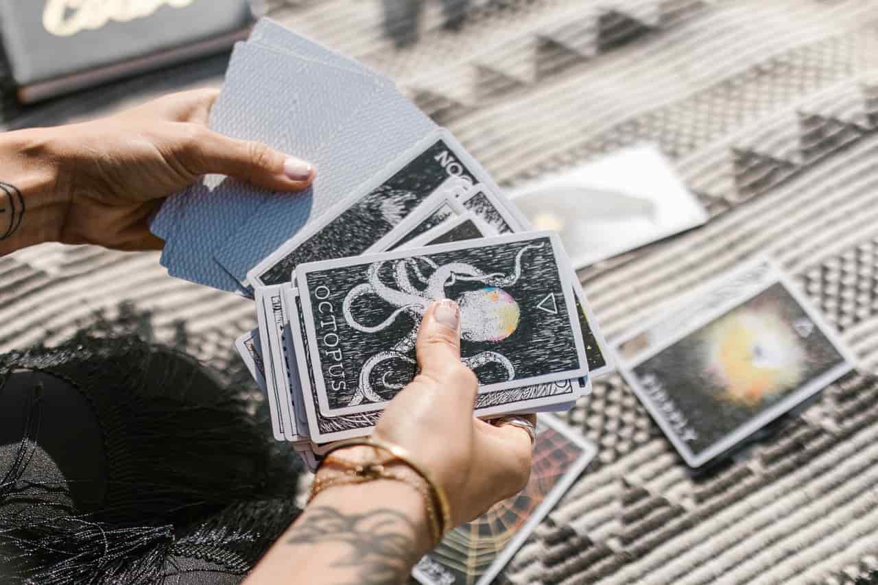 how to cleanse your tarot or oracle decks