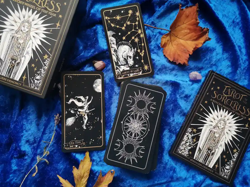 tarot of the sorceress deck and cards